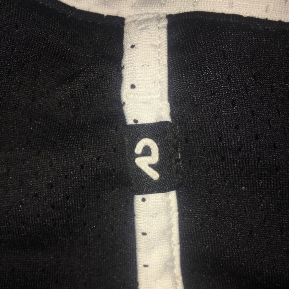 Black and white Nike shorts - Picture 3 of 6